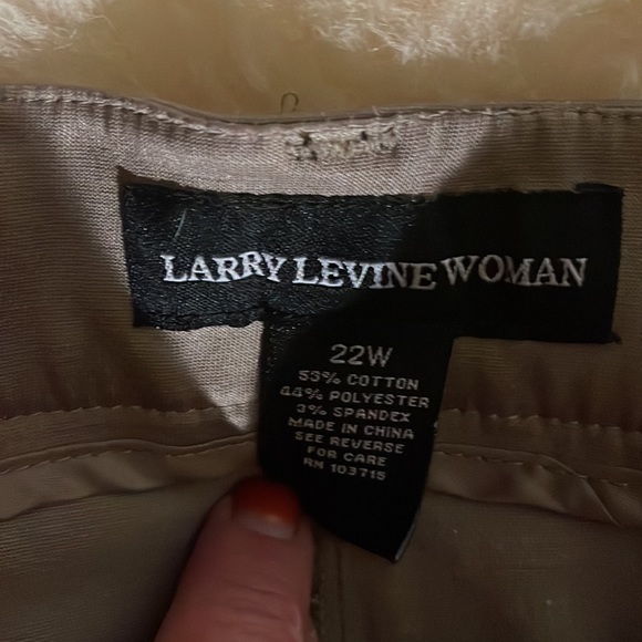 Larry Levine Capris - Picture 6 of 6